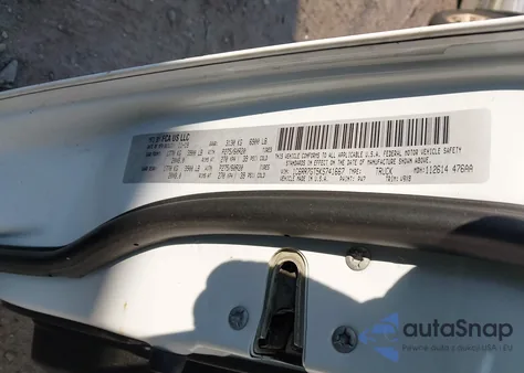 2019 Ram 1500 Classic Warlock 4X4 6'4 Box z USA, uszkodzony, nr VIN 1C6RR7GT5KS741667